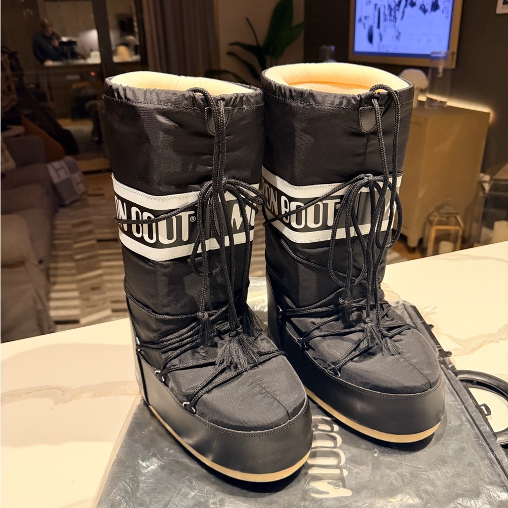 Moon Boot Black Winter Boots